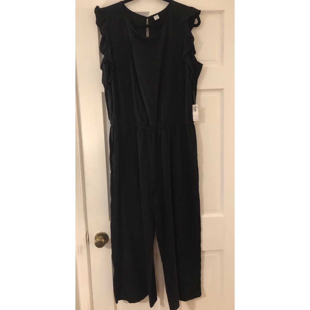 Black linen jumpsuit 🖤